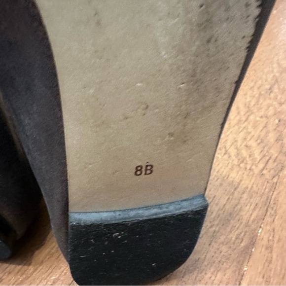 Talbots Women's 8B Pewter Metallic Leather Ballerina Flats With Chain Accent - Picture 7 of 10